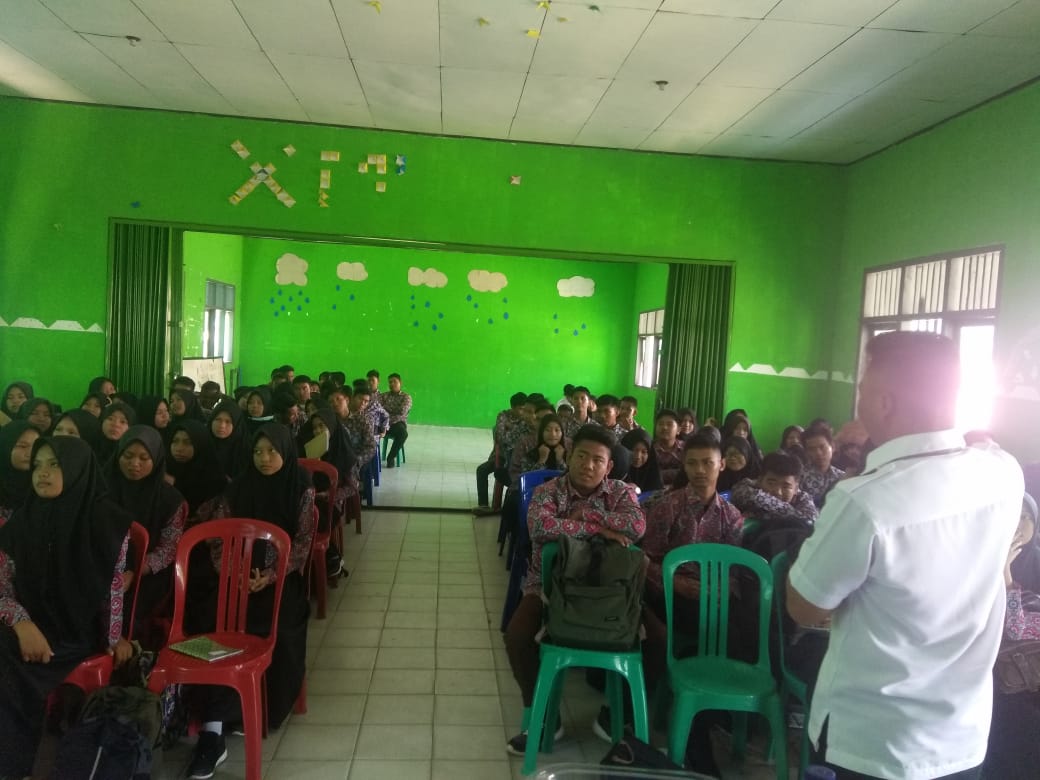 KIE P4GN DALAM KEGIATAN PENYULUHAN SOSIALIASASI DALAM RANGKA MEMPERINGATI HUT FKPPI KE-41 TINGKAT KABUPATEN WAY KANAN TAHUN 2019 KIE P4GN DALAM KEGIATAN PENYULUHAN SOSIALIASASI DALAM RANGKA MEMPERINGATI HUT FKPPI KE-41 TINGKAT KABUPATEN WAY KANAN TAHUN 2019